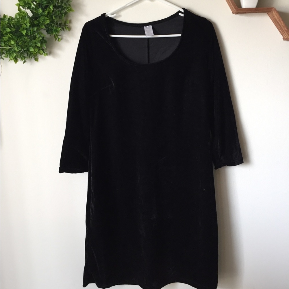 Little Black Velvet Dress
